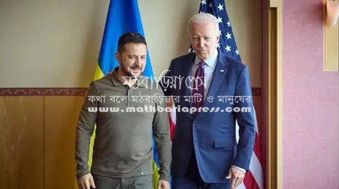 হোয়াইট হাউসে ভলোদিমির জেলেনস্কি ও জো বাইডেন।ফাইল ছবি : রয়টার্স হোয়াইট হাউসে ভলোদিমির জেলেনস্কি ও জো বাইডেন।ফাইল ছবি : রয়টার্স